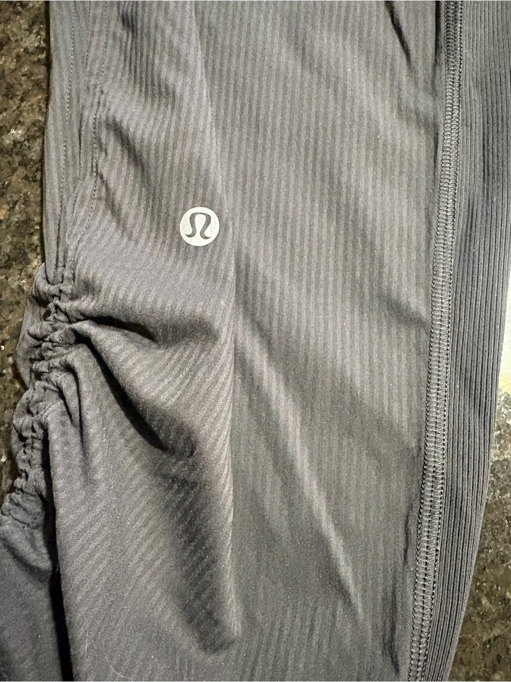 Lululemon crop pants never worn
